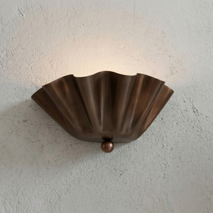 Applique murale en laiton demi-fleur – Luminaire mural artisanal d'inspiration florale pour chambre, couloir ou patio, en bronze - Product Image 1