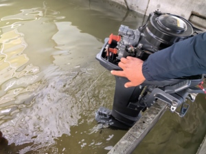 Motore Fuoribordo Portatile 15HP a 4 Tempi con 2 Cilindri, <span class=keywords><strong>Dimensioni</strong></span> 63x58.1mm per Uso 15D - Product Image 5
