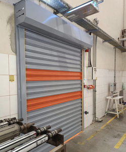 Portes à enroulement 20 : Portes rapides extérieures modernes en plastique-acier, coupe-vent, haute qualité, options de couleurs, différentes tailles - Product Image 1
