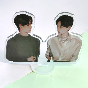 Venta al por mayor personalizado doble cara impresa claro lindo Anime holográfico acrílico soporte con borla - Product Image 2