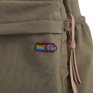 بروش الحب قوس قزح مخصص لطيف القط الكلمات الإنجليزية فخر المعادن دبابيس المينا الناعمة دبابيس LGBT بالجملة - Product Image 6