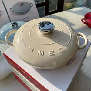 Casserole en fonte émaillée de 26 cm avec couvercle, design rétro, pour cuisinières à induction et à gaz - Product Image 5