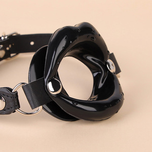 Bâillon buccal Black Wolf pour adultes, couleurs noir, rouge, rose, avec sangle en cuir et boucle métallique, pour jeux de rôle - Product Image 4