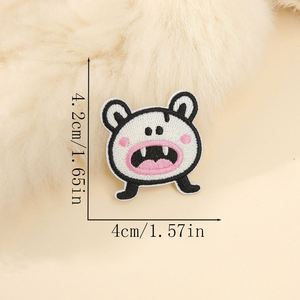 Nouvelle conception de patch brodé thermocollant / autocollant, motif dessin animé mignon, petit monstre noir coloré, pour la décoration de chapeaux et de vêtements - Product Image 5