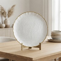 Assiettes de présentation de luxe en verre, bord doré, transparentes, roses, blanches, à bords ondulés, décoratives, pour mariages et banquets, vente en gros