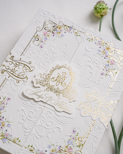 Magnifiques boîtes d'invitation florales personnalisées <span class=keywords><strong>de</strong></span> luxe avec gaufrage à sec, monogramme en feuille d'or et gaufrage en relief pour <span class=keywords><strong>mariage</strong></span> - Product Image 4