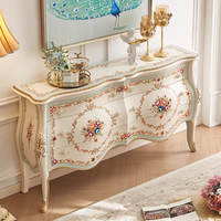 Commode à tiroirs en bois massif de style rococo français antique, peinte à la main
