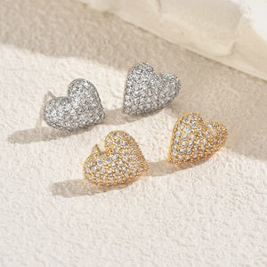 Vente en gros de boucles d'oreilles tendance en cuivre géométriques en forme de cœur pour fêtes et cadeaux de bijoux en zircon à la mode - Product Image 5