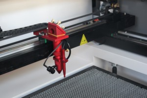 Machine de découpe laser CO2 mini 4040/6040 / Machine de gravure CNC mini artisanale, découpeuse laser 60W 80W 100W - Product Image 5
