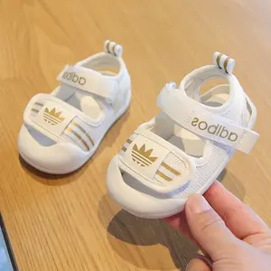 Sandálias de sapatos infantis para bebês de verão, calçados esportivos preto e branco, em vendas de 6 a 12 meses