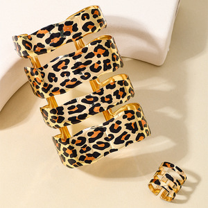 2024 New arrival thời trang giá rẻ bán buôn 1 Bộ của thời trang phóng đại của phụ nữ kim loại báo in <span class=keywords><strong>4</strong></span>-Layer rộng mở <span class=keywords><strong>Bangle</strong></span> - Product Image 3