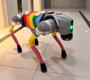 Robot chien Unitree Go2 Pro avec contrôle Wifi/Bluetooth, caméra 4K et radar laser 4D, idéal pour la maison, l'éducation et la recherche - Product Image 6