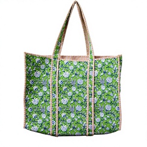 Bolsa de Tela de Algodón con Estampado Artesanal Indio, Color Sólido, 18x18 Pulgadas, Diseño Acolchado, Ecológica, para Compras - Product Image 1