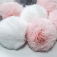 Vente en gros de pompons roses en fausse fourrure de 7cm pompons en fourrure de lapin pour porte-clés vêtements chaussures décorations