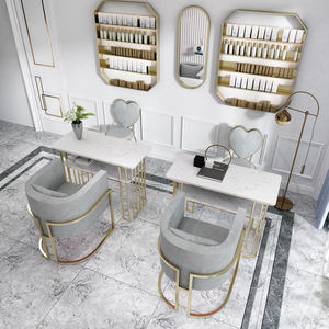 Ensemble de mobilier de salon de manucure moderne et luxueux, table de manucure avec plateau en marbre et cadre doré, et chaises assorties - Product Image 6