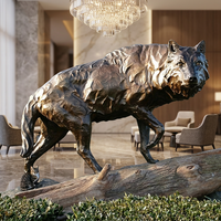 Statue de loup au repos en bronze sur mesure - Moulage à la cire perdue sur mesure avec patine antique appliquée à la main, sculpture en bronze