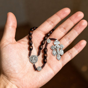 Sınır Ötesi Retro Yeni Gelen Aziz Benedict Meryem Ana Ahşap Boncuklu Tespih Kolye Kilise Haçı Örgülü Kolye Ucu Dini Takı - Product Image 3