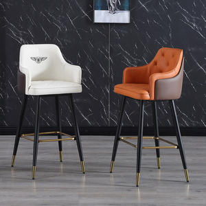 Tabouret <span class=keywords><strong>de</strong></span> bar <span class=keywords><strong>de</strong></span> style moderne et luxueux personnalisé, <span class=keywords><strong>chaise</strong></span> <span class=keywords><strong>de</strong></span> comptoir en cuir PU avec repose-pieds doré pour la maison, la <span class=keywords><strong>cuisine</strong></span>, le café, le restaurant - Product Image 1