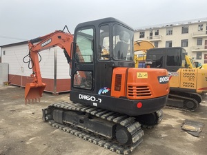 Mini-excavatrice Doosan Dh60 avec godet de terrassement, poids opérationnel de 6 tonnes, excavatrice hydraulique sur chenilles - Product Image 3