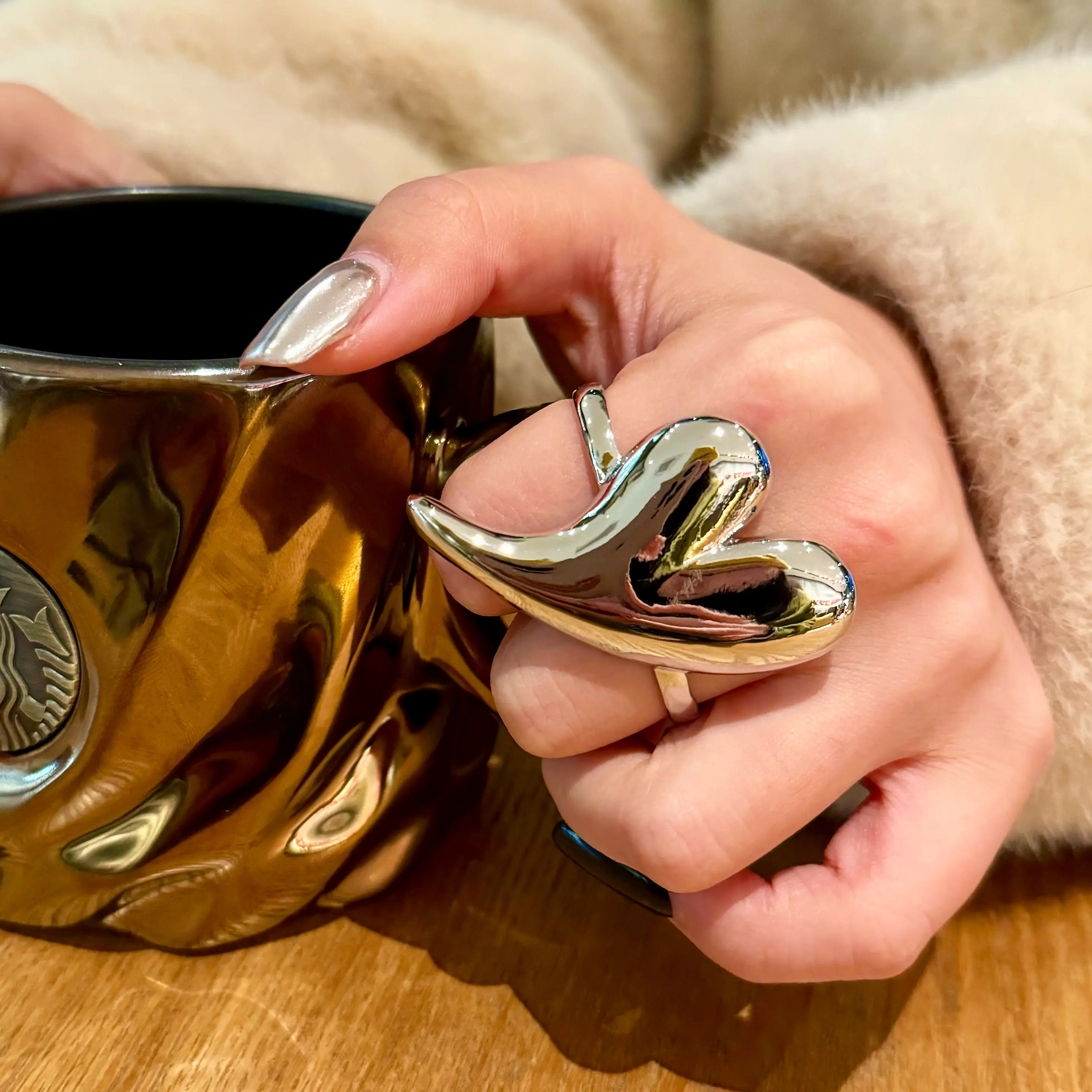 Venta caliente estilo INS 18K chapado en oro anillos de pareja de plata diseño de corazón personalizado para Mujeres Hombres fiesta compromiso al por mayor a granel