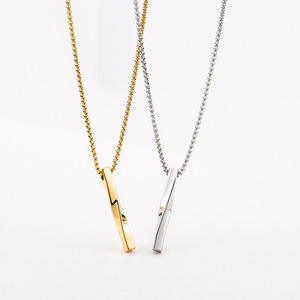 Collar con colgante geométrico de acero titanio estilo europeo americano, cadena larga para suéter, unisex, color dorado y acero. - Product Image 4