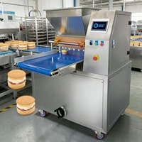 Machine à garnir les gâteaux pour les gâteaux en moules, machine à garnir les gâteaux, machine à garnir les gâteaux à piston