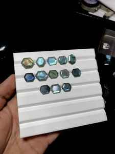 Lot de pierres précieuses en labradorite facettées de qualité supérieure, formes variées, pour la création de bijoux - Product Image 2
