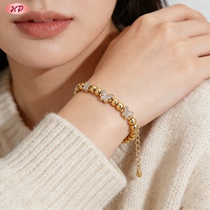 กำไลข้อมือผีเสื้อประดับลูกปัดชุบทอง 18K จาก Hengdian Jewelry กำไลข้อมือเพชรซิร์คอนปรับขนาดได้สำหรับผู้หญิง ขายส่ง - Product Image 2