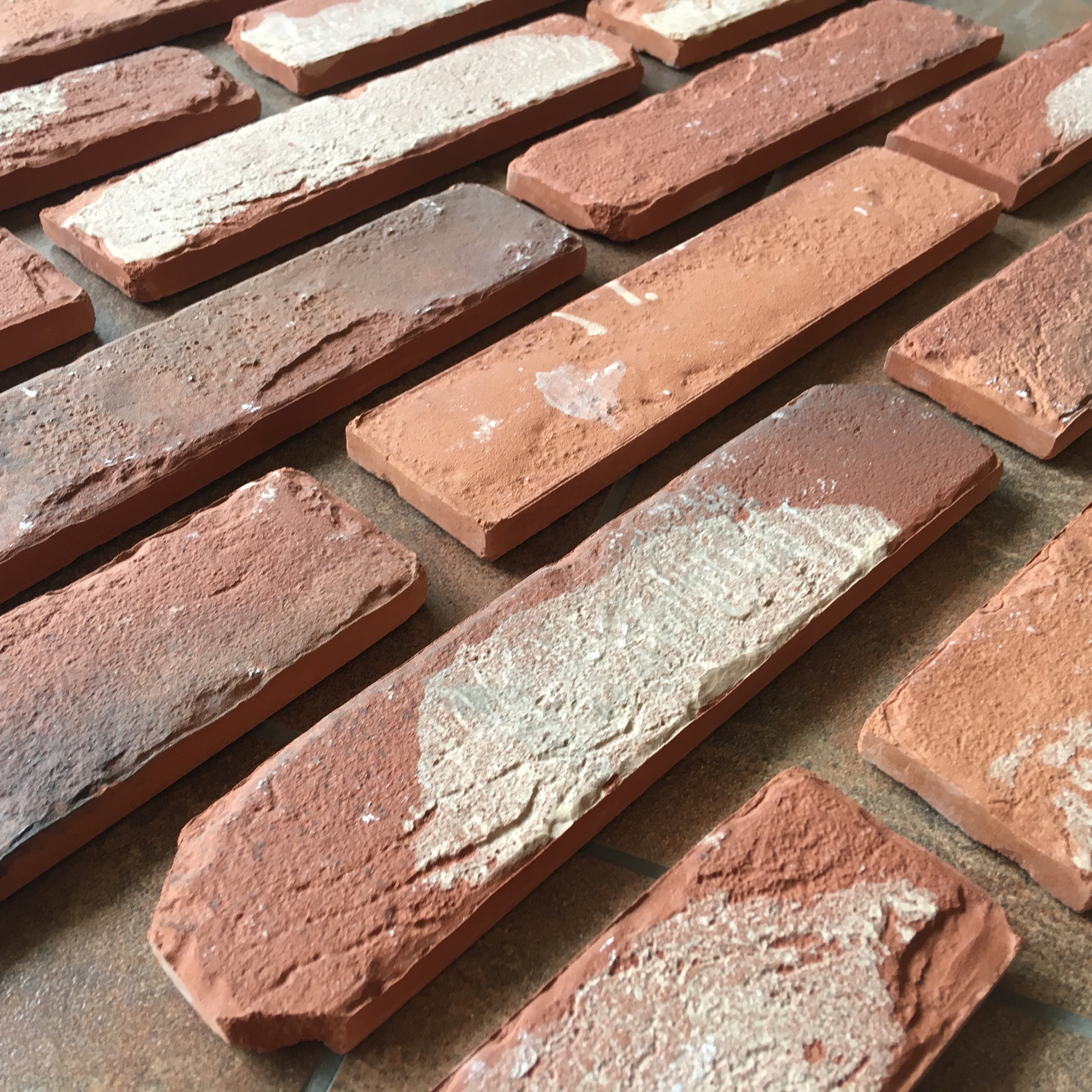 Недорогая уличная декоративная садовая античная красная глина для строительства дома, кирпичи, плитка, укладчик, блоки для подпорной стены, облицовка, оптовая продажа