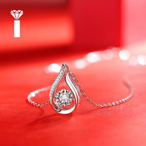 流光泪滴吊坠 925 银 1 克拉 D VVS1 浮动莫桑石镶嵌，适合承诺礼物佩戴，圆形莫桑石项链 - Product Image 3