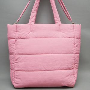 Service de développement de conception de sacs souples en nylon personnalisés OEM, création de sacs fourre-tout gonflés personnalisés pour les solutions de mode féminine - Product Image 3