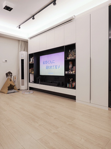 Meuble TV mural moderne blanc et noir avec étagères ouvertes, zone de rangement latérale pour chaussures, haut et <span class=keywords><strong>bas</strong></span> - Product Image 1