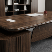 Bureau de direction classique en noyer foncé, design majestueux, artisanat intemporel