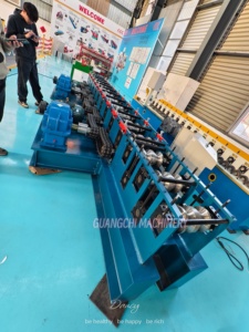 Machine automatique de formage de rouleaux de tubes ronds en acier au carbone avec roulement pour conversion de ronds en ovales 22KW 10-18m/min - Product Image 3