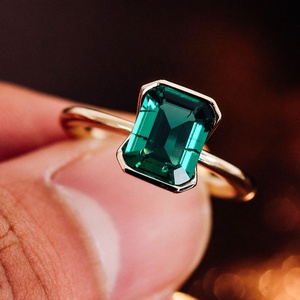 Bague de fiançailles en or jaune massif 14 carats avec émeraude zambienne de laboratoire, sertie de pierres précieuses, pour femme - Product Image 5