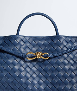 Bolso de Mano de Lujo Bottega BV, Cuero Intrecciato Suave, Patrón de Diamantes, Correa Deslizante Impermeable, Veneta - Product Image 6