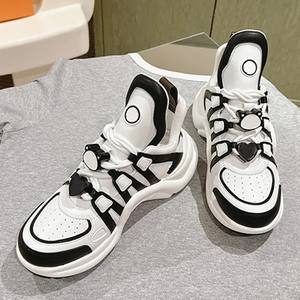 Zapatillas de deporte de diseñador de mezclilla para mujer con suela de onda única y ribete de piel de becerro - Product Image 4