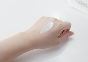 Ampolla Solar GALACTOMYCES EXOSOmethod, Sérum Protector Solar de Textura Ligera, Cuidado Facial Coreano, Iluminador, No Pegajoso, para Mujeres - Product Image 3