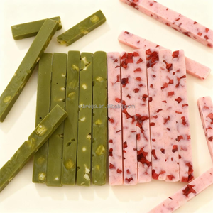 Barretta di Cioccolato Bianco Strawbemy, Morbida e Setosa, Speciale per San Valentino, Confezione Regalo Personalizzabile, Snack con Puro Burro di Cacao - Product Image 3