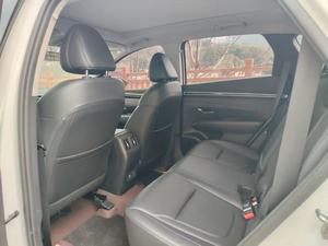 <span class=keywords><strong>Tucson</strong></span> L 1.5T GLX Elite Edition Turbo 8AT 2WD R20 2024, Interni Scuri, 5 Posti, Guida a Sinistra, Benzina, SUV Compatto - Product Image 3
