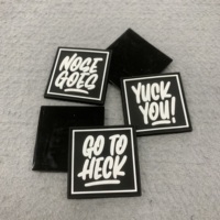 Étiquettes de vêtements personnalisées avec logo, accessoires, patchs en PVC souple noir à coudre, fabricant de patchs en caoutchouc plastique écologiques