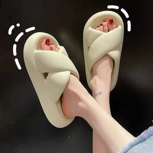 2025 nuevo estilo cruzado para zapatillas para mujer transpirable interior-exterior antideslizante <span class=keywords><strong>sandalias</strong></span> de fondo suave TPR para el baño del hogar verano - Product Image 2