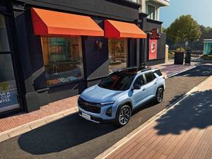 รถยนต์อเนกประสงค์ PHEV ระยะทางวิ่งไกลพิเศษ 155 กม. ยี่ห้อดัง รุ่น Equi <span class=keywords><strong>Nox</strong></span> Plus ปี 2024 ACTIV <span class=keywords><strong>Ultimate</strong></span> กำลังไฟ 140 กิโลวัตต์ แบตเตอรี่ 24.4 กิโลวัตต์ชั่วโมง ถังน้ำมัน 0.72 ลิตร ระยะวิ่ง 100 กม. พร้อมหลังคาพาโนรามา - Product Image 1