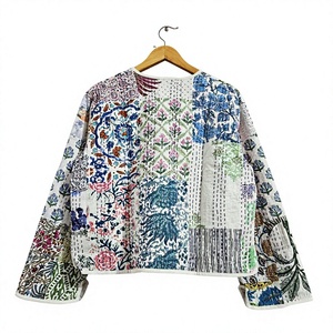 Veste patchwork florale pour femme, vêtement d'extérieur floral pour femme, veste au design patchwork, veste décontractée pour femme, cadeau pour elle - Product Image 3