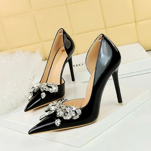 2025 New Materials Women's Sexy High Heels Crystal Shallow Bow Sandals Fashion Trend Spring - Product Image 6