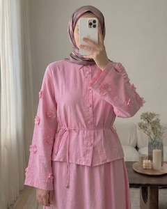 Set Modesto Loriya con Top e Gonna in Poliestere Ricamato Floreale, Abaya per Donne Musulmane, <span class=keywords><strong>Abbigliamento</strong></span> Islamico Autunnale da Cerimonia - Product Image 2