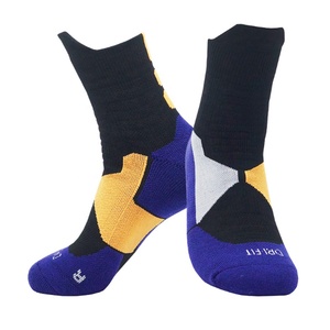 KANGYI en gros équipage athlétique <span class=keywords><strong>course</strong></span> garçons <span class=keywords><strong>Compression</strong></span> Cool logo personnalisé chaussettes de sport - Product Image 1