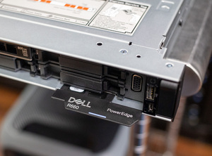 Servidor en Rack de Alto Rendimiento R660 1U de 2 Sockets con Procesador Xeon 4410Y, 1100W, H755, 8SFF, 16.ª Generación, Garantía de 3 Años - Product Image 4