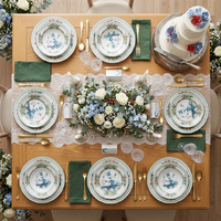 Service d'assiettes en céramique classiques à bord festonné, vaisselle décorative en porcelaine fine à motif floral pour cadeau de mariage et table de fête