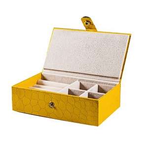 Boîte d'emballage et <span class=keywords><strong>de</strong></span> rangement pour bijoux en cuir jaune <span class=keywords><strong>de</strong></span> Guangzhou, pour bracelets et colliers, avec logo personnalisé, directement <span class=keywords><strong>de</strong></span> l'usine - Product Image 1
